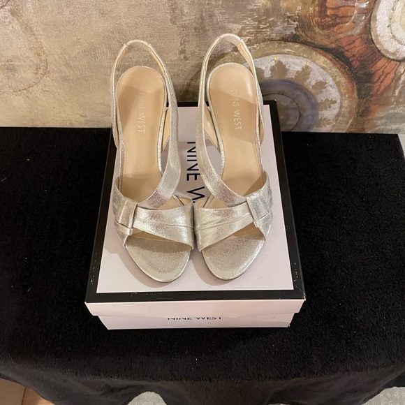 Nine West Silver Heels - Picture 1 of 10